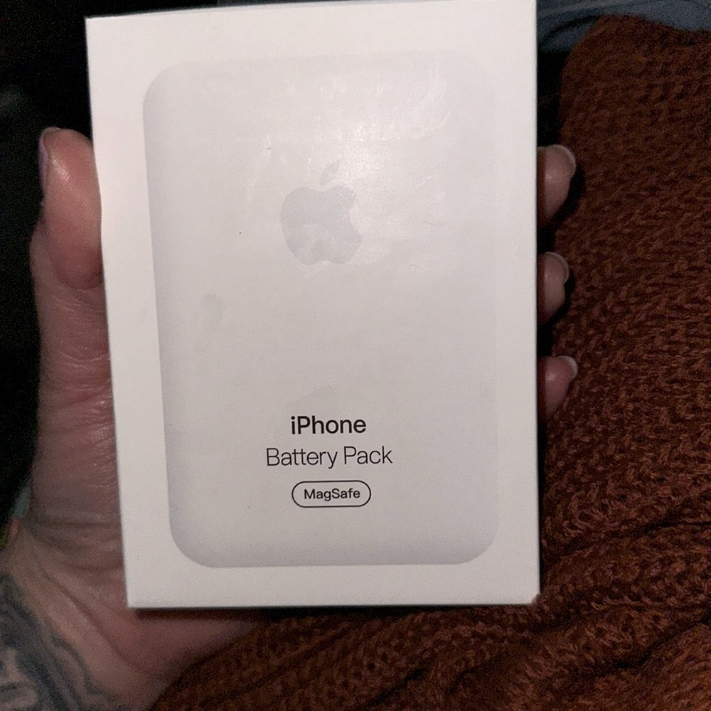 Apple MagSafe battery pack brand new